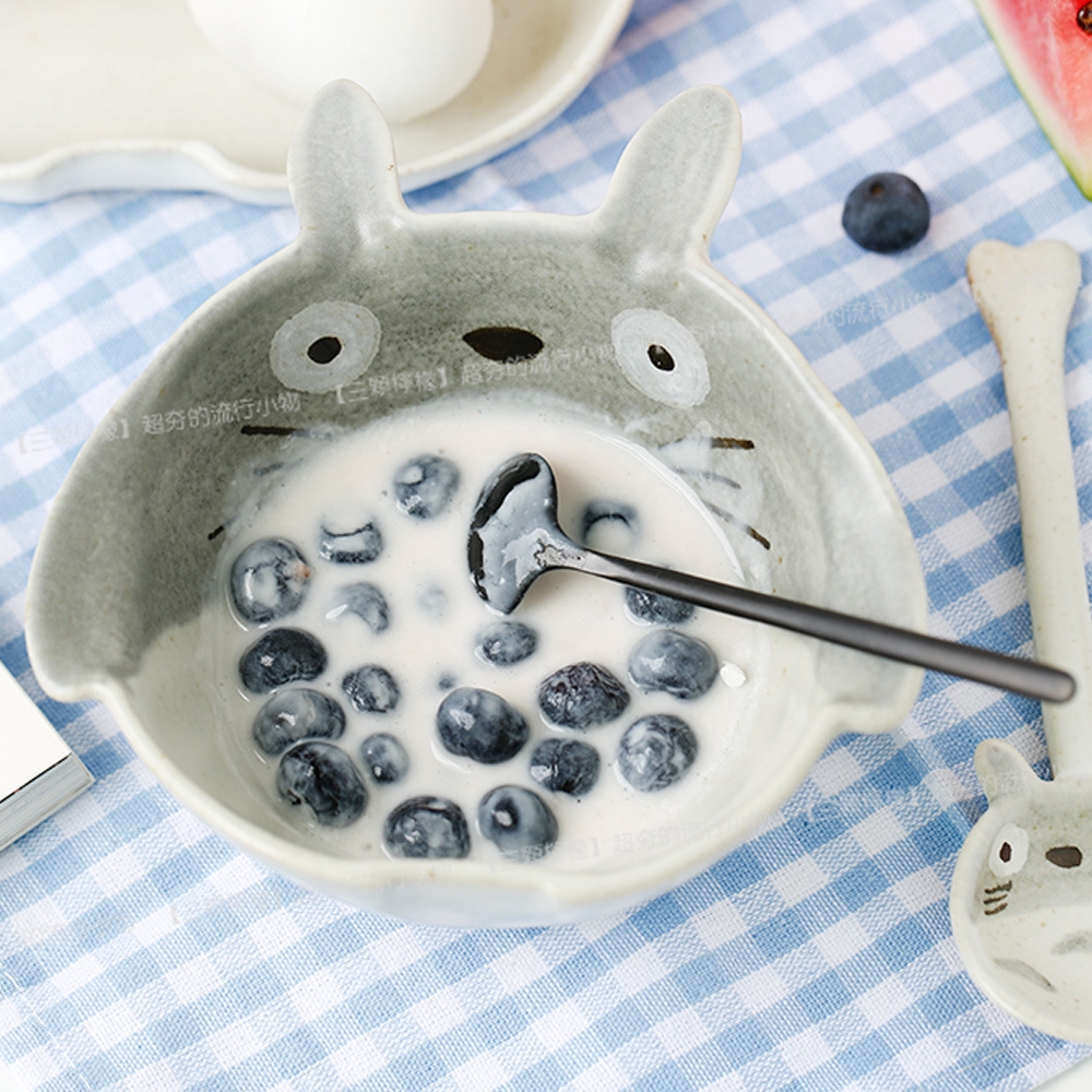 Bộ Dụng Cụ Bàn Ăn Bằng Gốm Sứ Họa Tiết Totoro Vẽ Tay Sáng Tạo