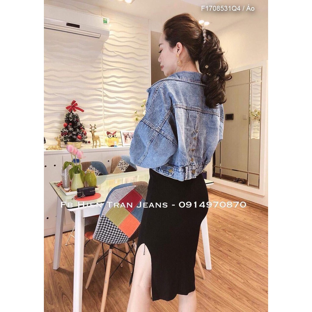 Áo khoác jean lưng nút hàng loại 1 đẹp xỉu luôn ạ, vải jean dày nhưng mềm đẹp kinh khủng.
