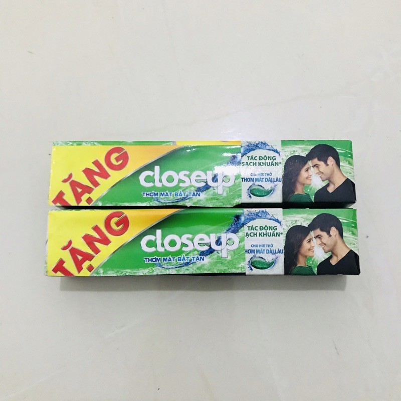 Kem đánh răng PS than hoạt tính/ Closeup bạc hà 30g