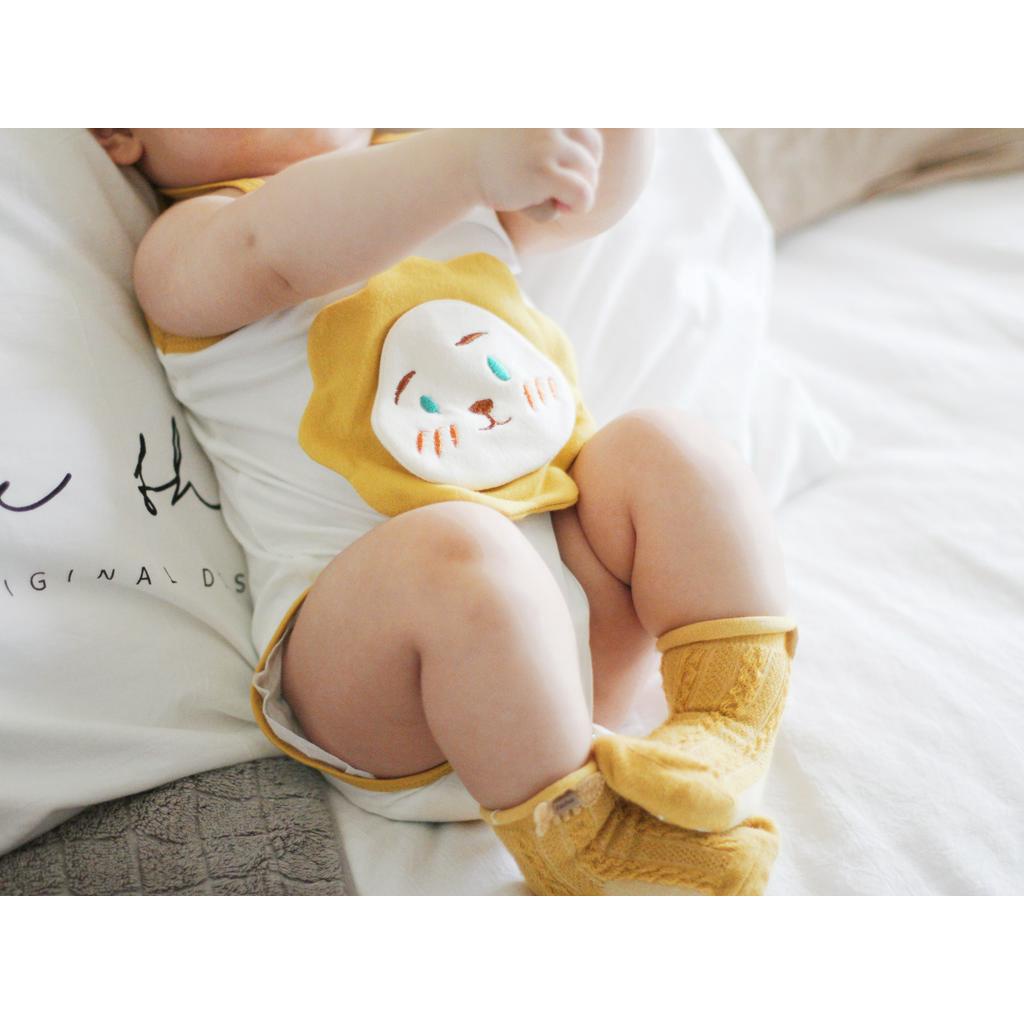 Áo liền quần họa tiết đáng yêu cho trẻ nhỏ