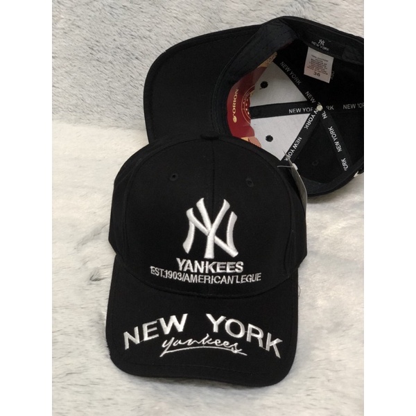 Nón kết lưỡi trai thêu logo chữ nổi sắc nét sịn sò