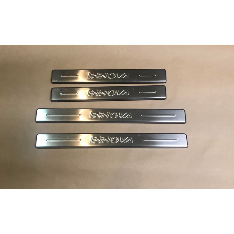 ỐP BẬC CỬA TRONG NGOÀI INNOVA 2015-2022 - tặng kèm keo trợ dính