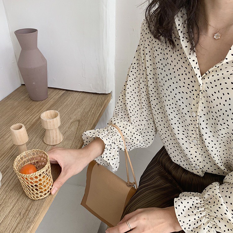 Áo sơ mi chấm bi