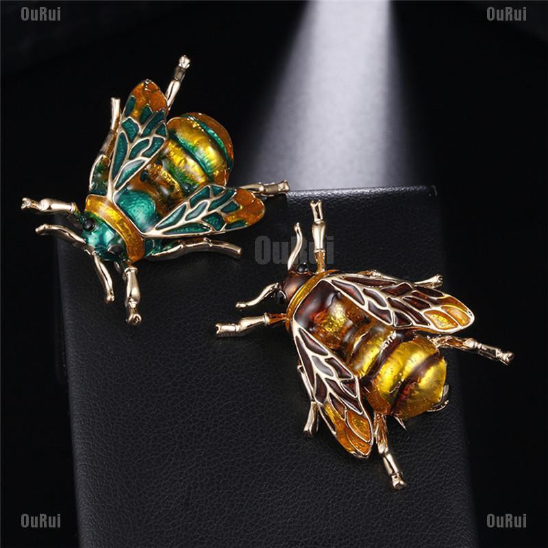 Con Ong Kim Loại Cổ Điển Sang Trọng