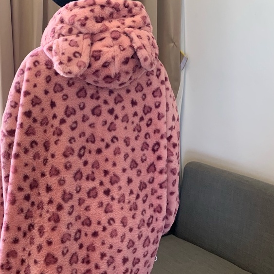 Áo hoodie chất liệu len dày dặn ấm áp in họa tiết da báo dễ thương cho nữ