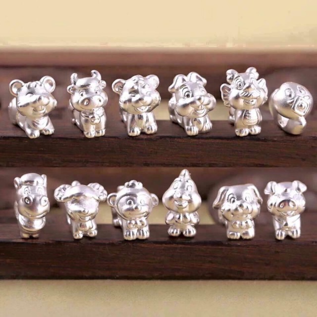Cham 12 con giáp bạc