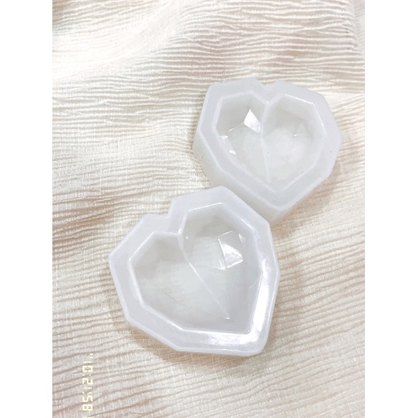 Khuôn silicon hình tim kim cương làm móc khoá resin, nến handmade
