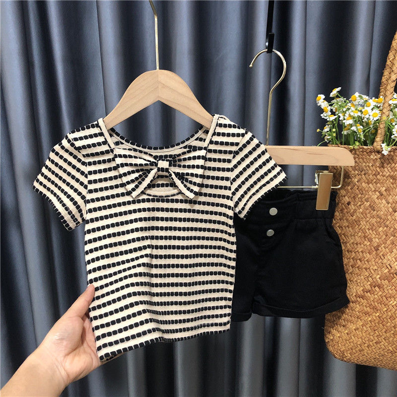 Bộ áo thun ngắn tay kẻ sọc + quần short xinh xắn theo phong cách Hàn Quốc thời trang cho bé