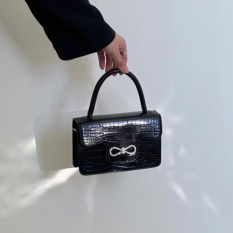 Túi Đeo Chéo Vuông Nắp Gập Phối Dây Xích Họa Tiết Da Cá Sấu Phong Cách Cổ Điển Mẫu Mới 2022 Thời Trang Cho Nữ