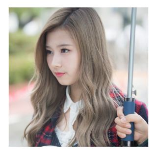 Thuốc nhuộm tóc màu nâu lạnh ánh khói+ tặng oxy trợ dưỡng