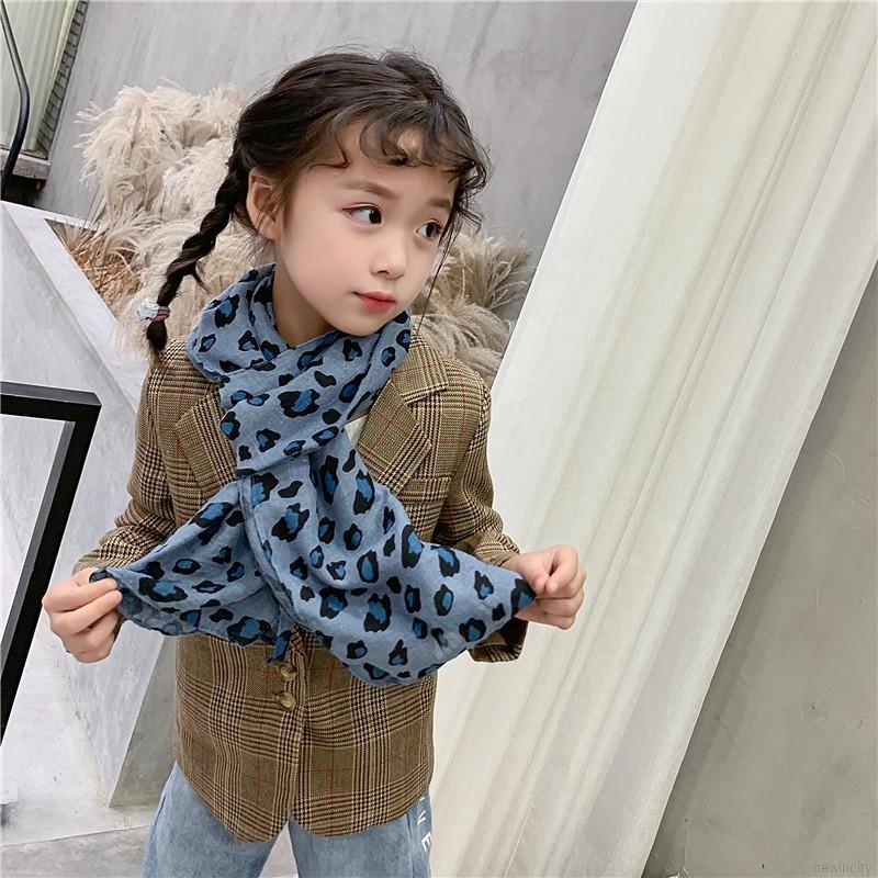 Khăn choàng cổ dày họa tiết da báo cho bé