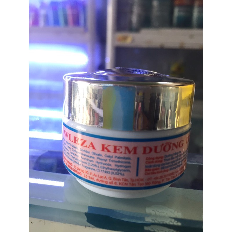 Kem Wleza dưỡng trắng da 18g cô gái