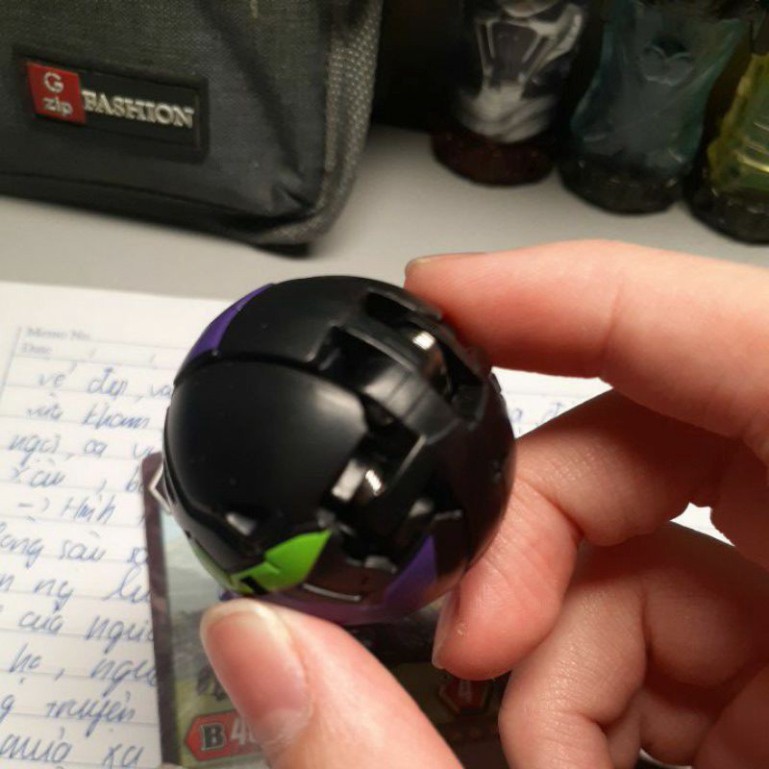 Đồ chơi Bakugan bọ cạp đen kèm theo 3 miếng nam châm và 2 thẻ bài 2nd hand hàng chính hãng takaratomy