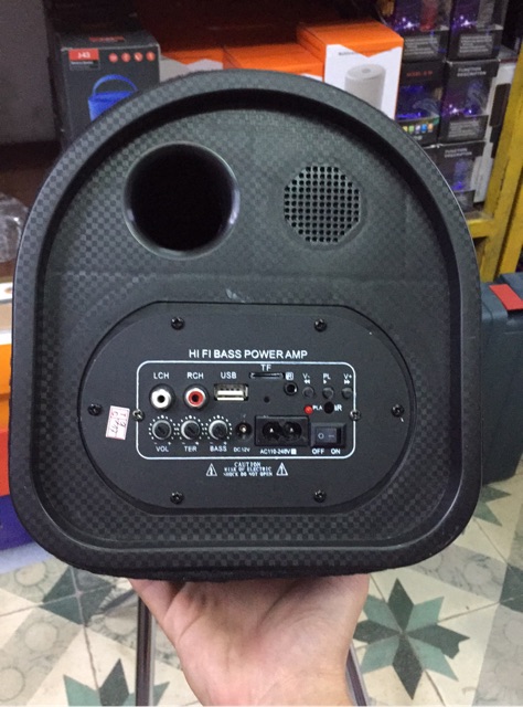 Loa crown 6 tròn tặng kèm dây lấy nhạc AV 3.5- BH 6 tháng đổi mới