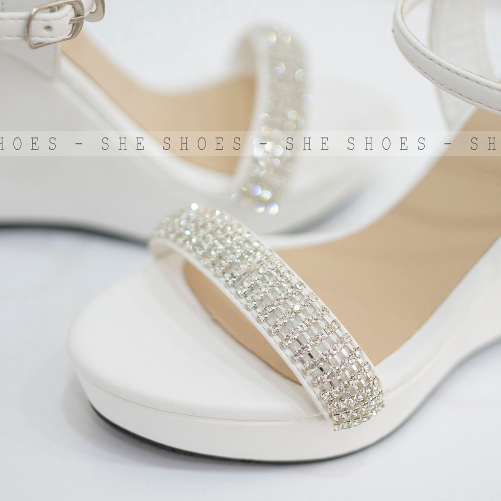 SANDAL XUỒNG TRẮNG,  sandal nữ quai ngang đá nhuyễn, độc quyền bởi SHE SHOES