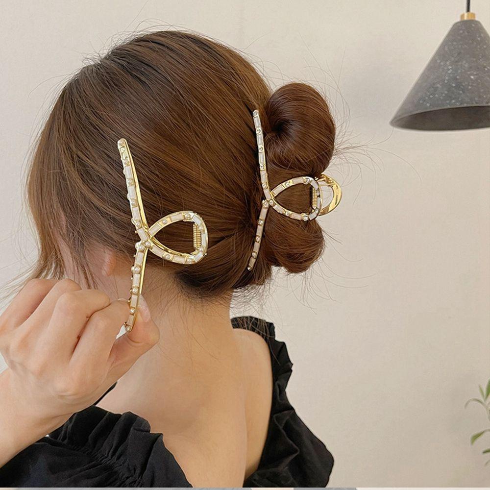 Kẹp Tóc Hình Cá Mập Đính Ngọc Trai Dễ Thương Cho Nữ