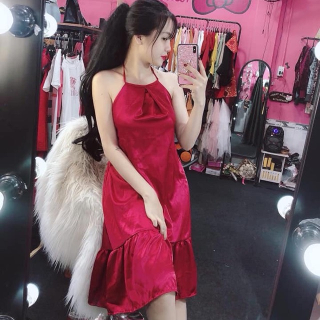 Đầm yếm phi đuôi cá