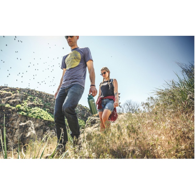 Bình Nước Cách Nhiệt Chân Không Stanley Cổ Điển 532ml Màu Đen / Ht. Xanh Lá Cây