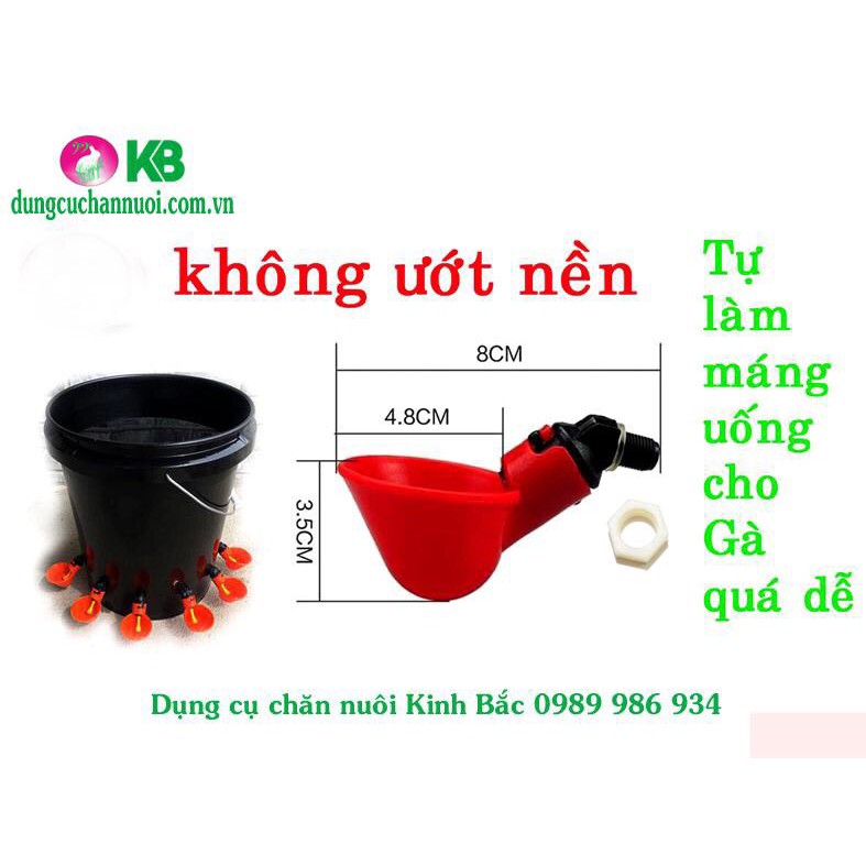 Máng uống nước tự động cho gà gắn xô sơn hiệu quả