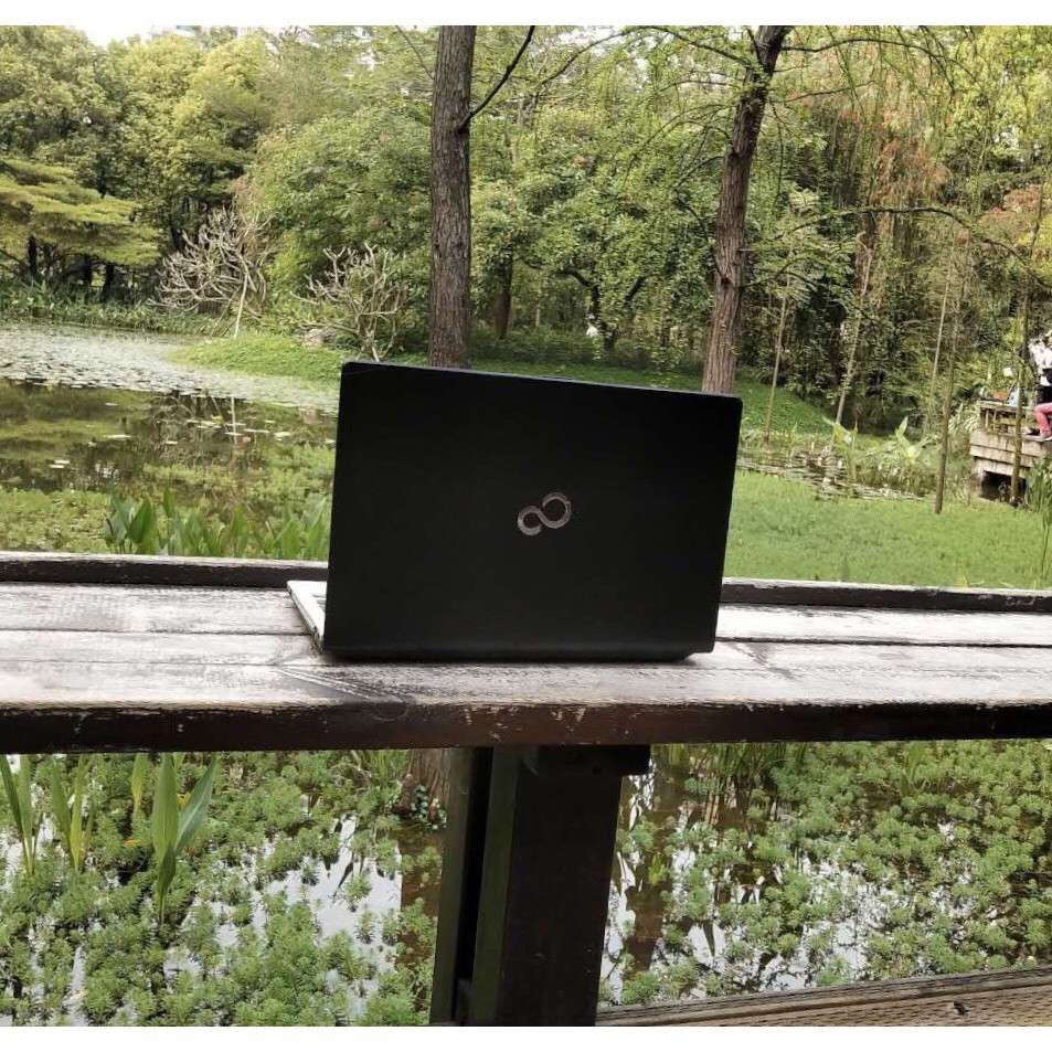 Laptop Nhật Bản Fujitsu S904 Core i5, 4gb ram, 128gb SSD, 13.3inch Full HD, vỏ nhôm sang trọng và bền bỉ