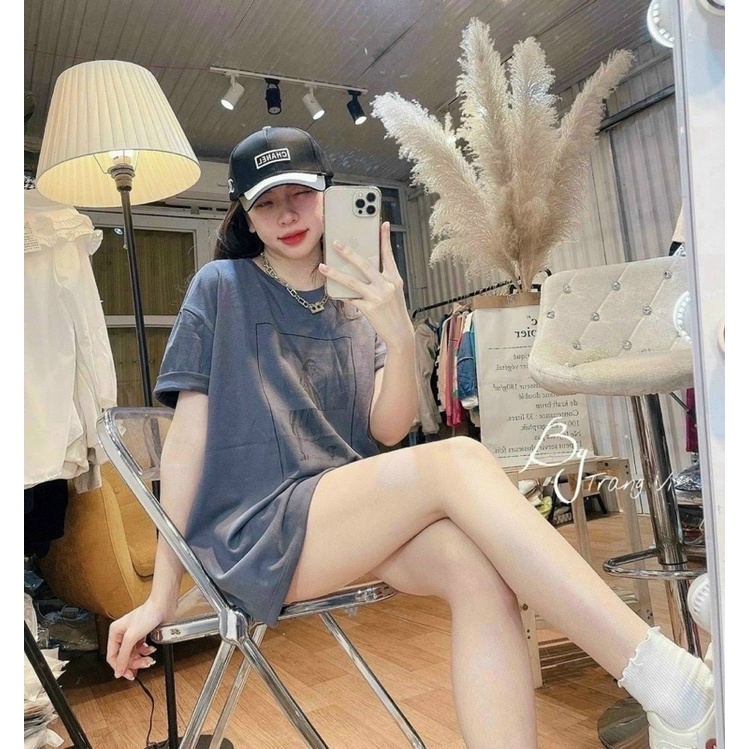 Áo phông tuyết tay lỡ khung hình