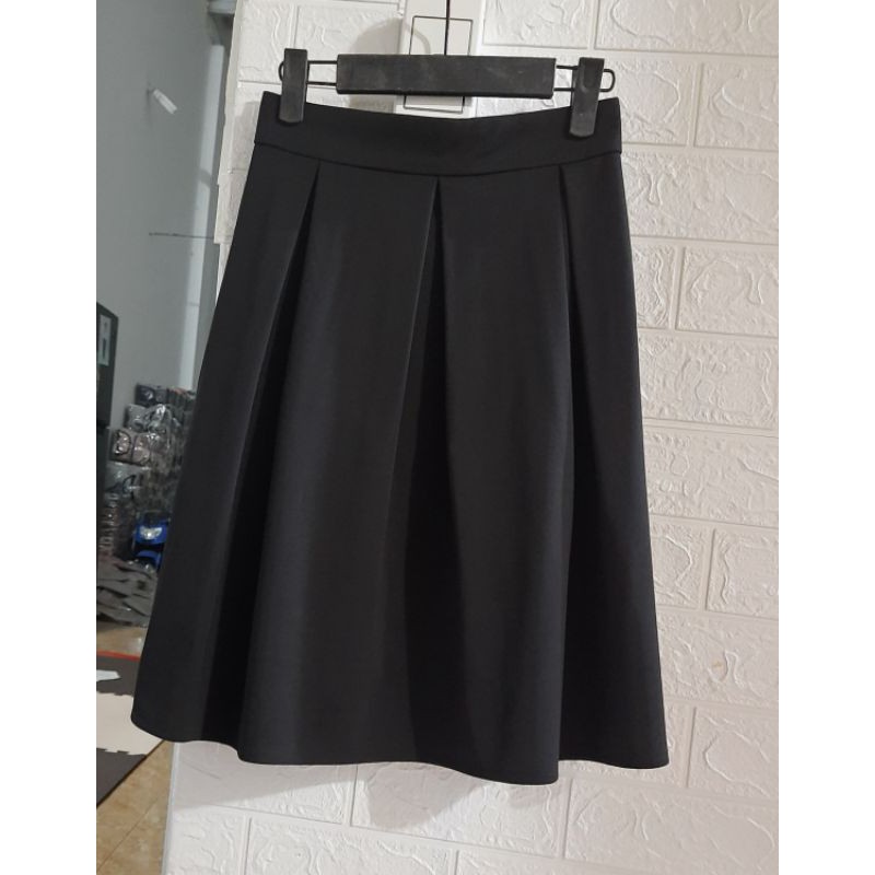 Chân váy xếp ly màu đen | BigBuy360 - bigbuy360.vn