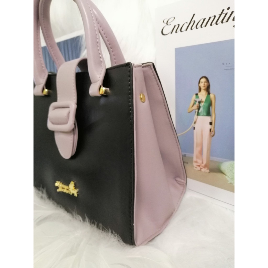 Túi cầm tay vuông màu nho phối đen PU. #RebeccaBonbon chó Bull Nhật Bản