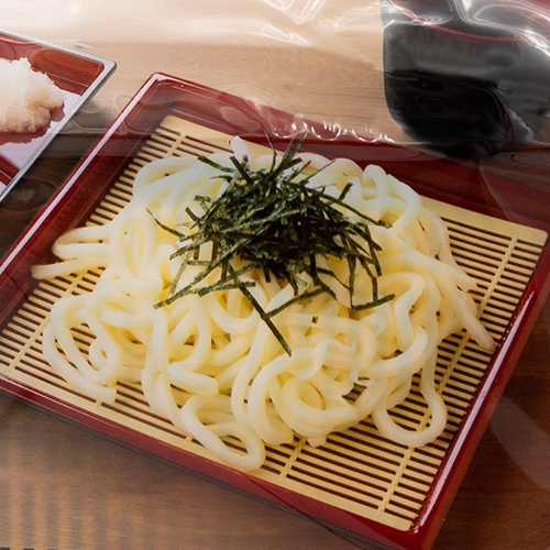 Khay lót đồ vuông nhựa kèm miếng lưới nhựa PP Fuchi Zhu 19.4 cm Daiso Japan
