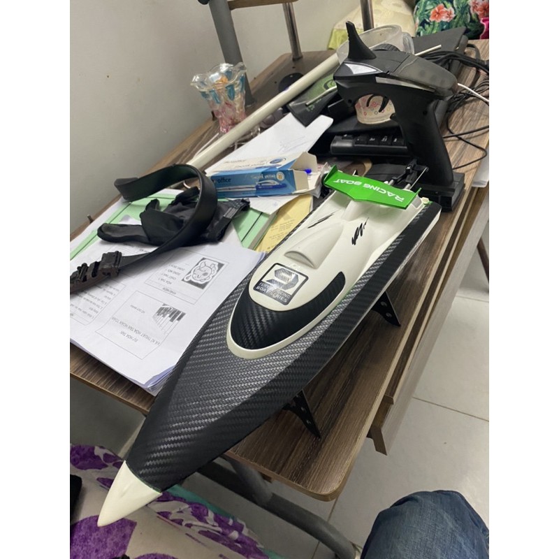 thuyền điều khiển từ xa tốc độ cao ft009