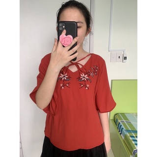 Đầm đen cúp ngực