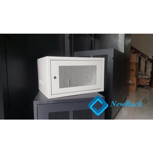Tủ mạng NEWRACK 4U-D400, 6U-D400 cánh lưới cao cấp