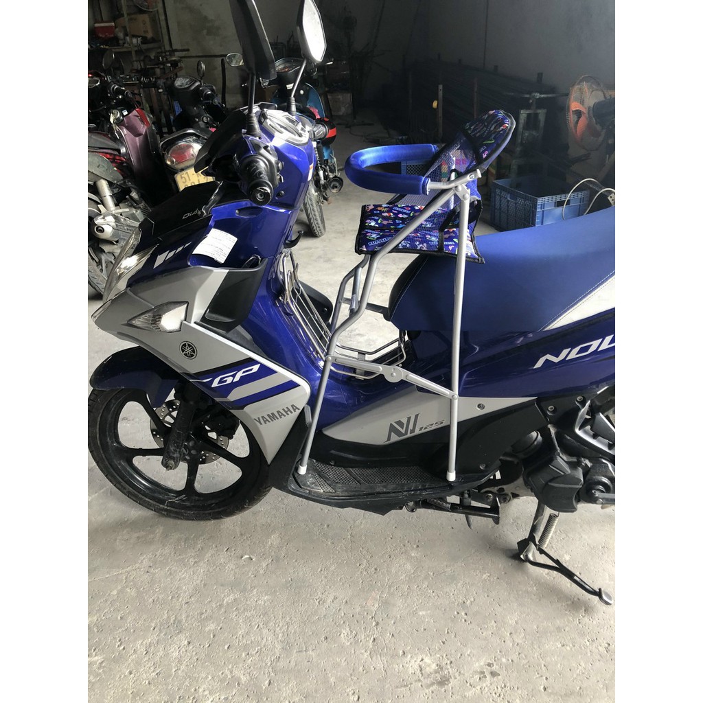 Áo thay thế cho ghế đi xe máy