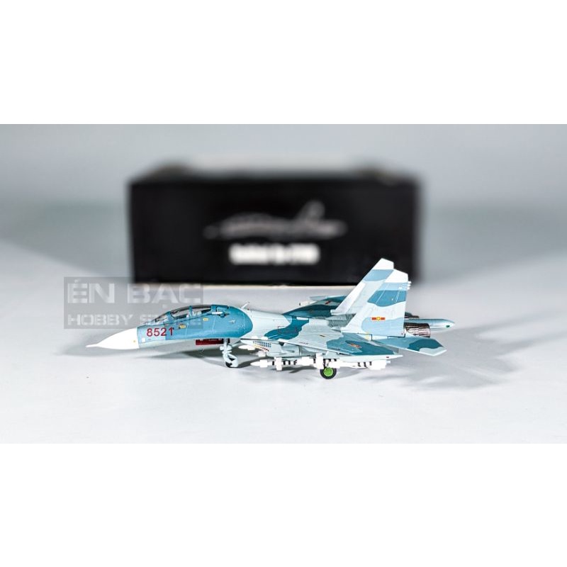 Mô hình máy bay Su-27UB - Không quân Việt Nam
