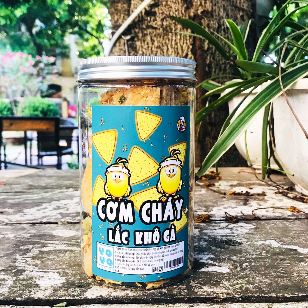 Cơm cháy lắc khô gà lá chanh hũ 300g đồ ăn vặt YOYO | BigBuy360 - bigbuy360.vn