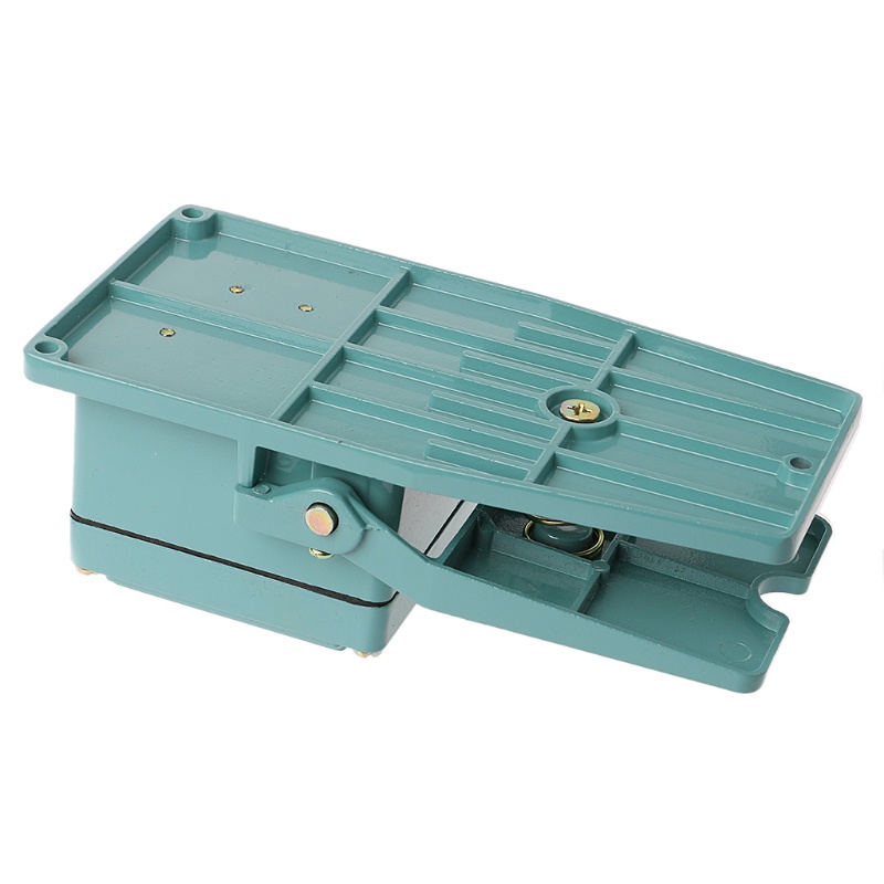 Bàn Đạp Chống Trượt Công Nghiệp AC 250V 15A