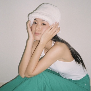 Nón lông trắng đen FUR BUCKET HAT