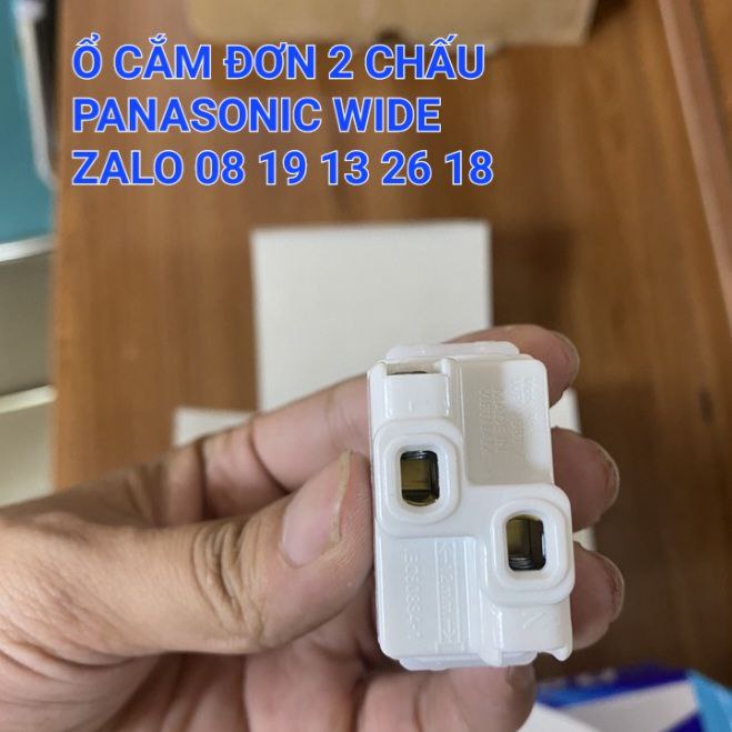 Ổ Cắm điện Panasonic Wide, đôi 3 chấu, đơn 2 chấu, màu trắng, mã WEV1582SW, WEV1081SW