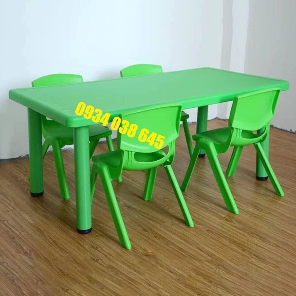 Bàn học cho bé thích hợp cho trẻ ngồi từ mẫu giáo đến hết cấp 2