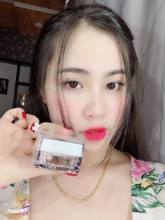 KEM DƯỠNG DA BAN NGÀY