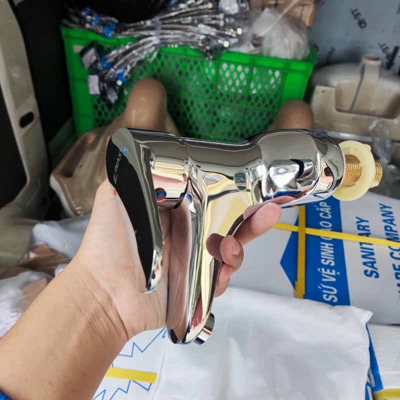 Vòi Lavabo rửa mặt nóng lạnh 2 chân cao cấp hàng đồng mạ crom bóng( kèm dây cấp)