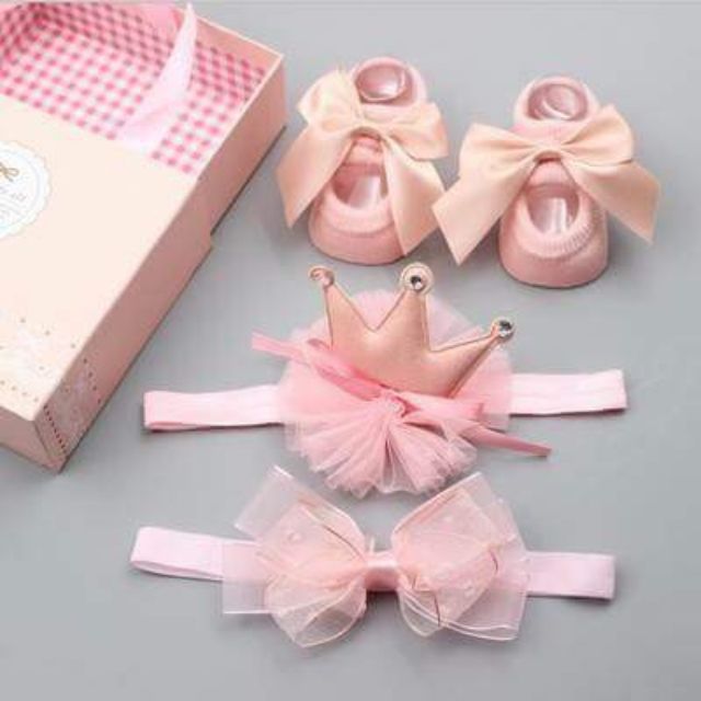 Combo 2 băng đô, 1 vớ full box cho bé đầy tháng hoặc làm quà tặng cho bé
