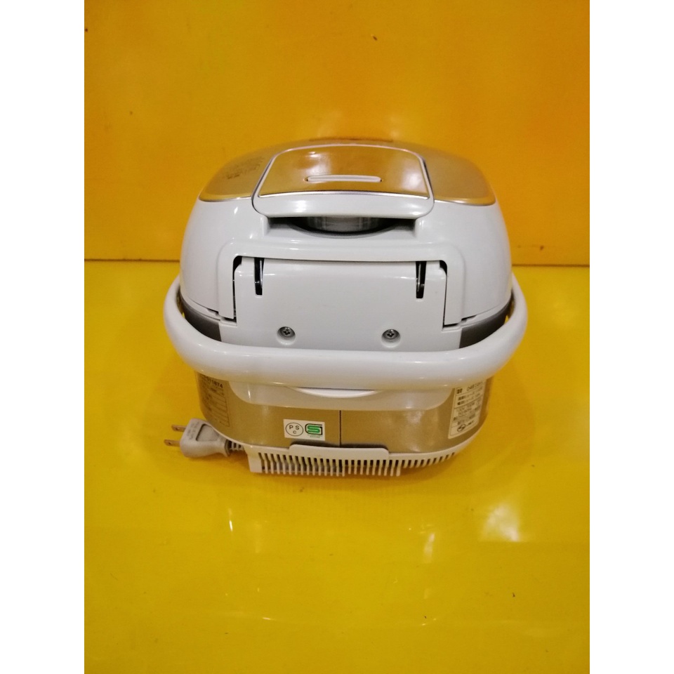 Nồi cơm nội địa Nhật cao tần (IH) Zojirushi NP-RE05 (0.54L) (0481201) áp suất