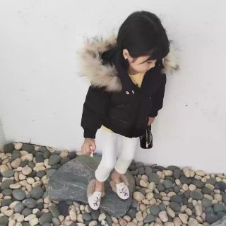 Áo phao có mũ lông cho bé