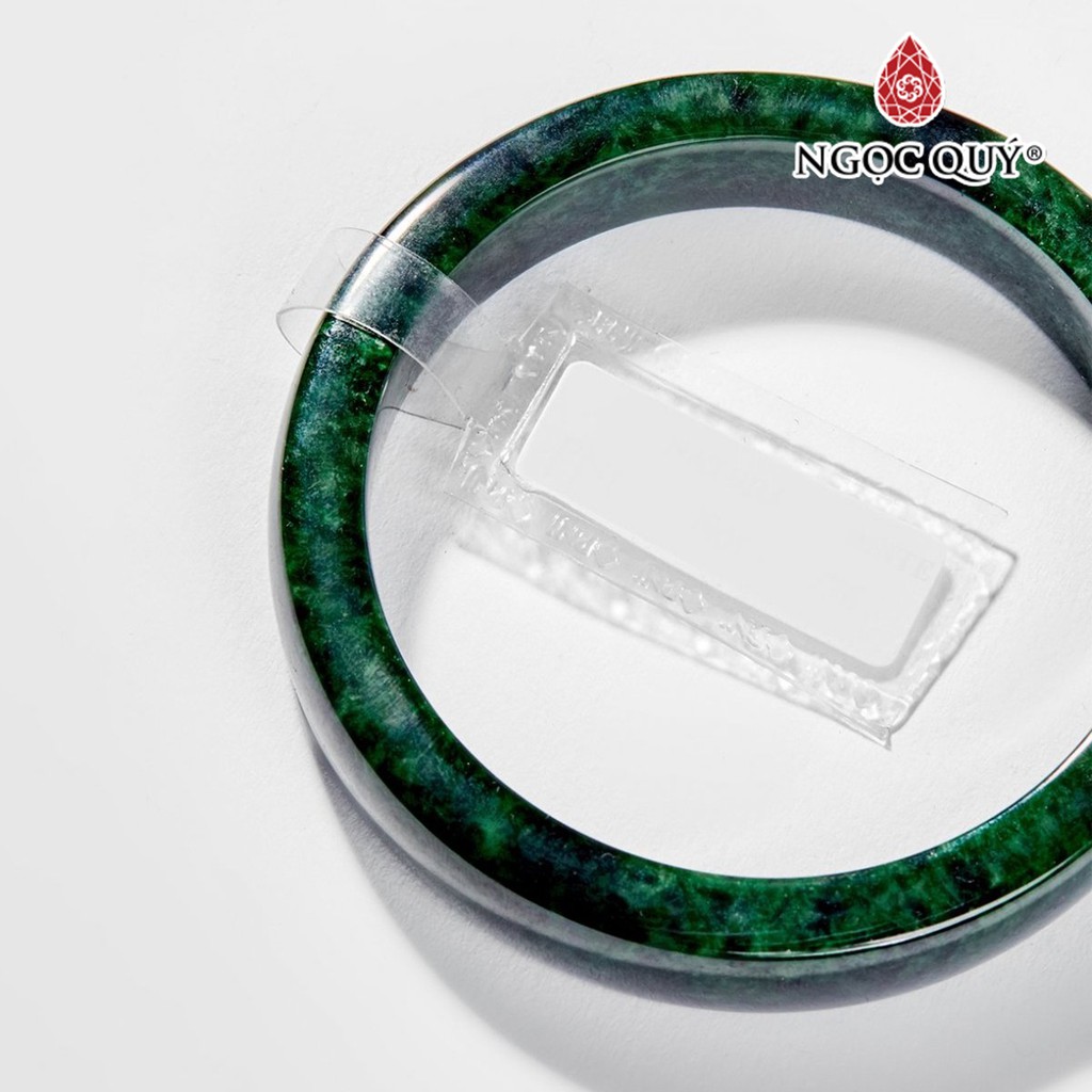 Vòng tay liền khối bản vuông Jadeite sơn thủy - Ngọc Quý