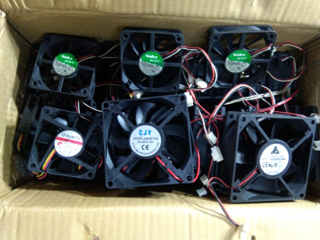 Quạt tản nhiệt 12V  và 24V các kích thước.