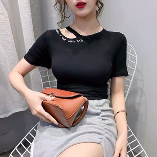 Áo thun lụa khoét cổ viền chữ MAGB2002204