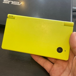 Máy nintendo dsi màu vàng chuối