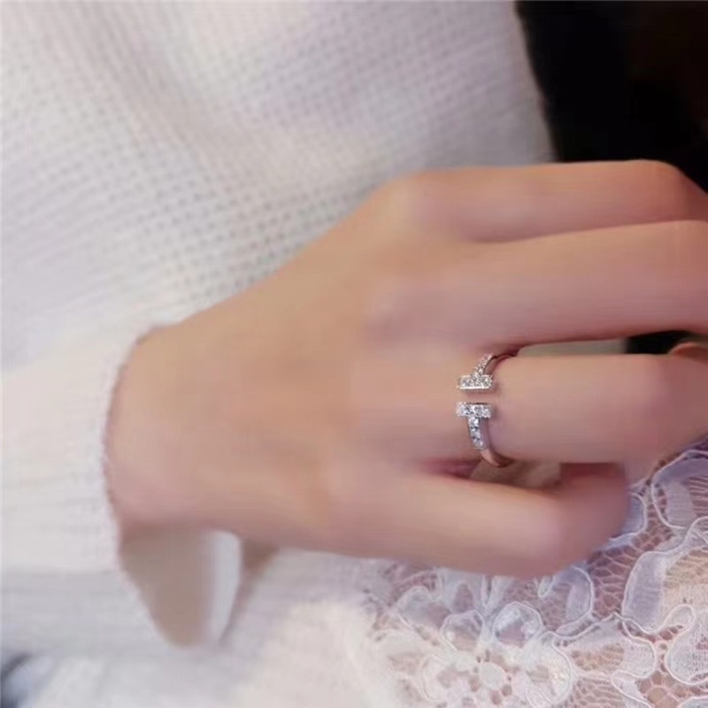 Nhẫn Hở Mạ Vàng 18K Đính Đá Zircon Sang Trọng