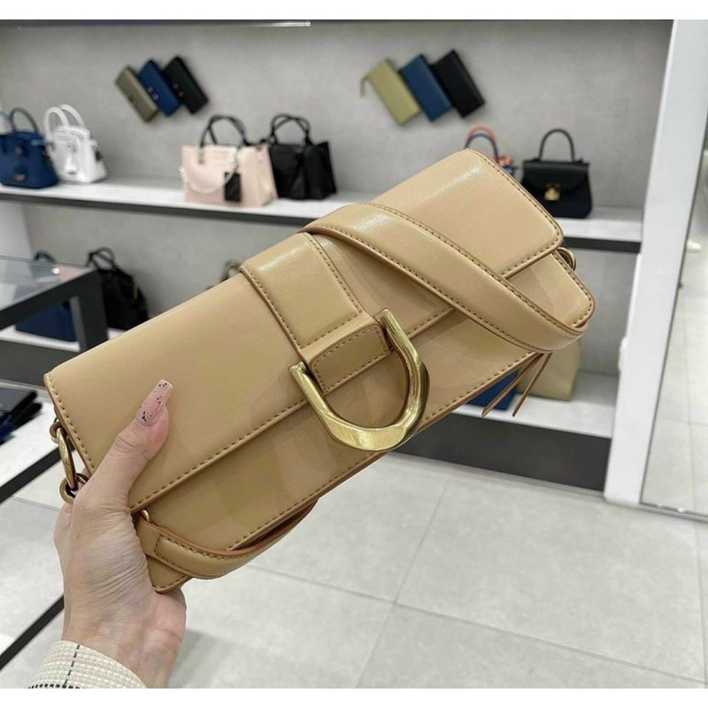 TÚI CNK KẸP NÁCH