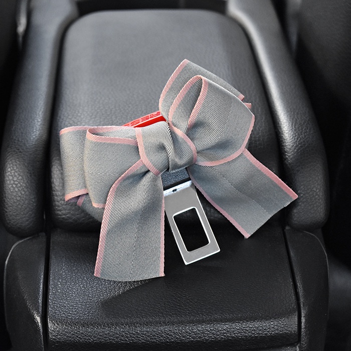 Chốt khóa dây đai an toàn hình nơ bướm dành cho xe hơi